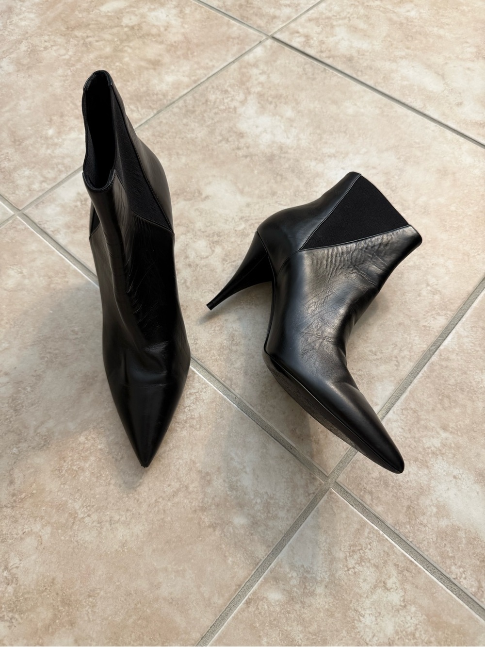 Saint Laurent Size 38.5 Black Pointed Toe Leather Ankle Booties